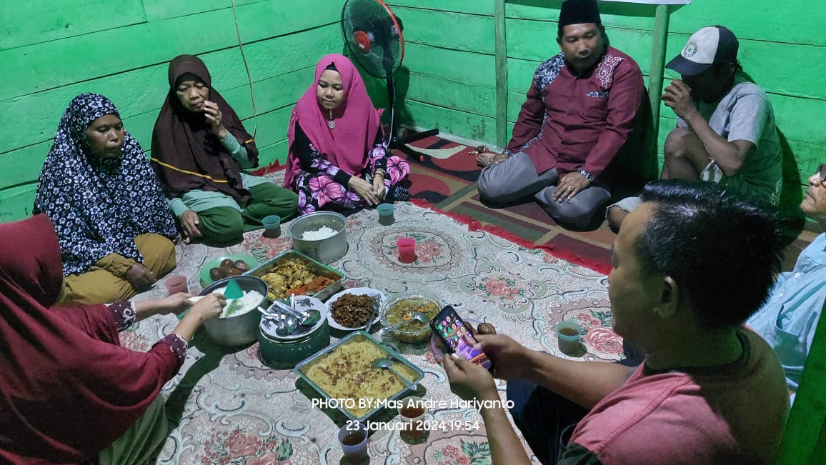 Soft Launching Ini Kabar, Andre Hariyanto Berharap Sajian Anti Hoax dan Pusat Informasi. FOTO: Andre Hariyanto/Om Rony/Mbak Anggi (SUARA UTAMA)