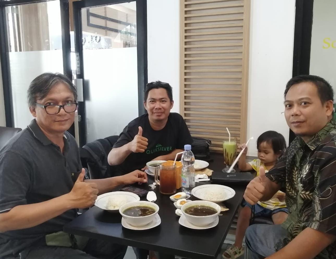 Silaturahmi Pemred Pers Bhayangkara dan Suara Utama di Soerabaja Cafe. FOTO: Mas Andre/Kusnandar (SUARA UTAMA)