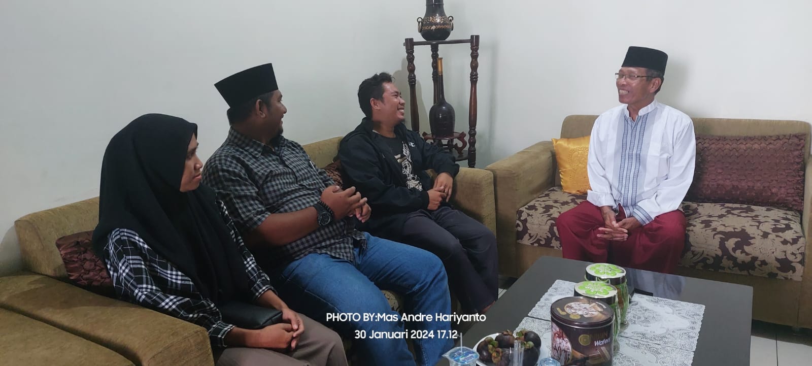 Silaturahmi Jurnalis Suara Utama Mas Andre Hariyanto bersama Wartawan JTV Rek Kang Andik Sulistiono di Tulungagung Jawa Timur. FOTO: Aisyah Putri Widodo (SUARA UTAMA)