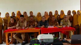 Peserta dan Pemateri Bimtek Publikasi Kegiatan Sekolah SDN dan SMPN Satap 1 RJT . Foto: Nafian Faiz (SUARA.UTAMA.ID)
