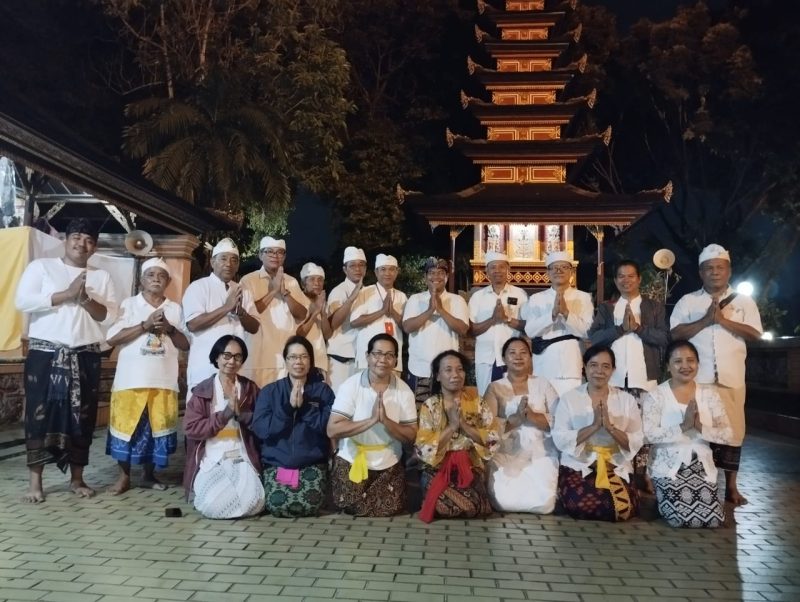 Berlokasi di Taman Mini Indonesia Indah, Umat hindu dari Jakarta dan sekitarnya melaksanakan perayaan Siwaratri di Pura Penataran Agung Kertha Bumi (09/01/2024) (Foto: Idewa Adiyadnya/ Redaksi Suara Utama)