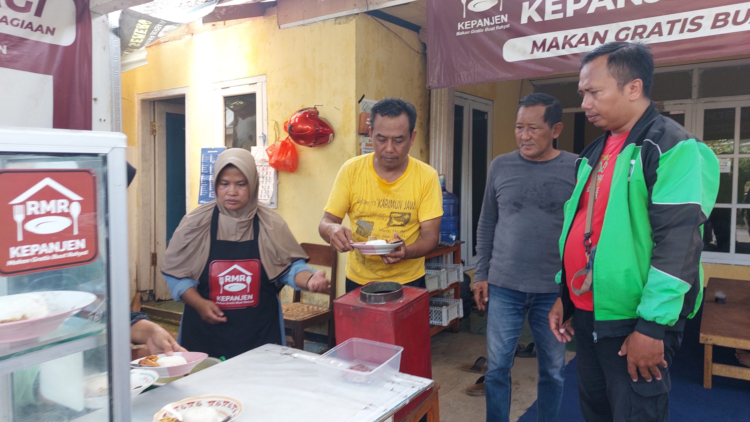 Silaturahmi Mas Andre Hariyanto Youtuber AR CoGan bersama Keluarga Besar di Roemah Makan Rakjat (RMR) Kepanjen Malang. FOTO: Aisyah Putri Widodo (SUARA UTAMA)