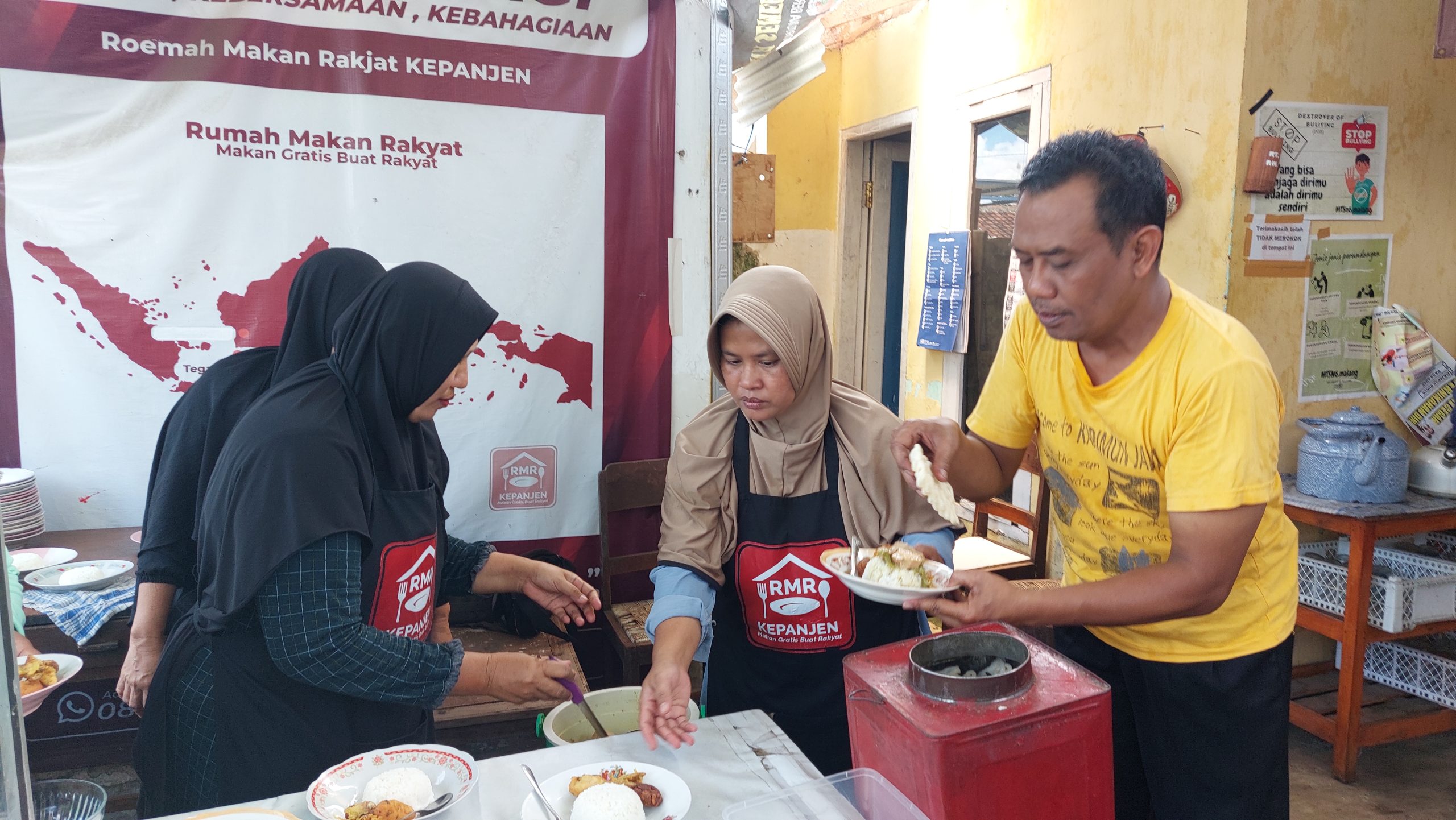 Silaturahmi Mas Andre Hariyanto Youtuber AR CoGan bersama Keluarga Besar di Roemah Makan Rakjat (RMR) Kepanjen Malang. FOTO: Aisyah Putri Widodo (SUARA UTAMA)