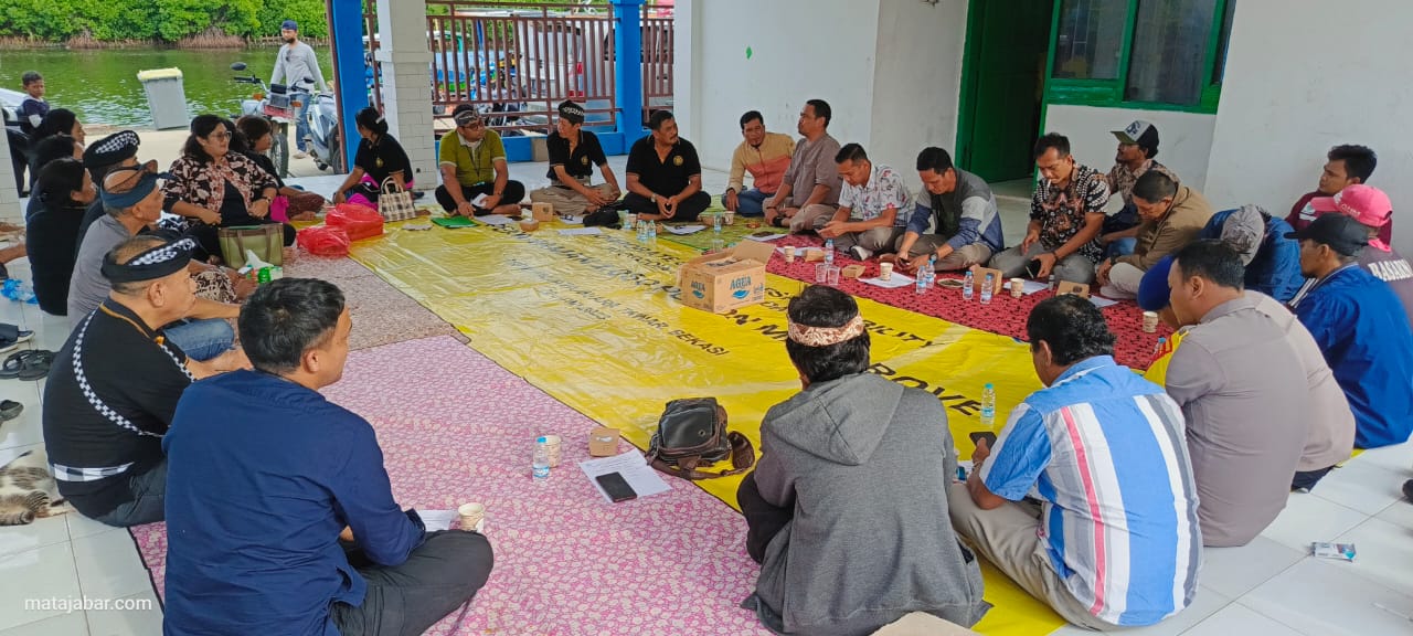 Rapat Kordinasi perdana bersama pemangku wilayah setempat yang dilaksanakan di Aula Gedung UPTD PPI Paljaya, Tarumajaya Kabupaten Bekasi. (16/02/2024). (Berita: Idewa Adiyadnya/ Redaksi Suara Utama).