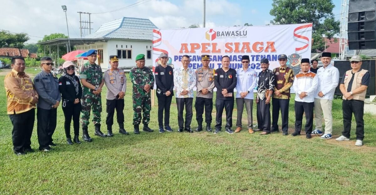 Apel siaga pengawasan masa tenang Pemilu 2024 ini dipimpin langsung oleh Ketua Bawaslu Tulang Bawang, Inda Fiska Mahendro, SH,  di Lapangan Ethanol Unit ll Tulang Bawang (11/2) Foto: Humas Polres Tuba (suarautama.id)
