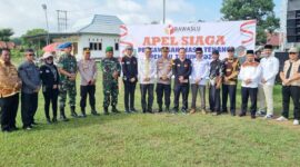 Apel siaga pengawasan masa tenang Pemilu 2024 ini dipimpin langsung oleh Ketua Bawaslu Tulang Bawang, Inda Fiska Mahendro, SH,  di Lapangan Ethanol Unit ll Tulang Bawang (11/2) Foto: Humas Polres Tuba (suarautama.id)