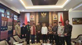 PHDI bersama Panitia Dharma Santi Nasional 2024 didampingi Koordinator Staf Khusus Presiden lakukan audiensi dengan Mensesneg. (Sumber: PHDI)