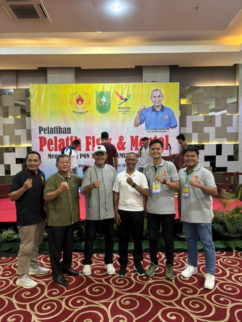 Trainer IHC yaitu Yohanes Seran membekali pelatih cabang olah raga KONI Prov Riau dengan Hypno Sport. (08/03/2024). (Idewa Adiyadnya / Redaksi Suara Utama)