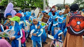 Siswa TKIT Citra Insani Tulang Bawang Adakan Pawai Song-song Ramadhan (8/4/2024) Foto: Titin Sulastri (suarautama.id)