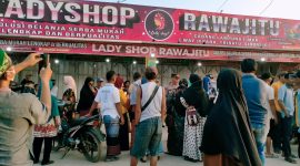 Pedagang Tradisional Pasar GKJ, Tulang Bawang Kembali Gelar Aksi menolak Keberadaan Toko Lady' Shop (22/3) Foto: Titin S/Nafian Faiz (SUARA UTAMA.ID)