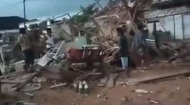 Salah Satu Bangunan Korban Angin Puting Beliung di Gedung Kaya Jitu Rawajitu Selatan (16/3) Foto : Nafian Faiz (SUARA UTAMA.ID)
