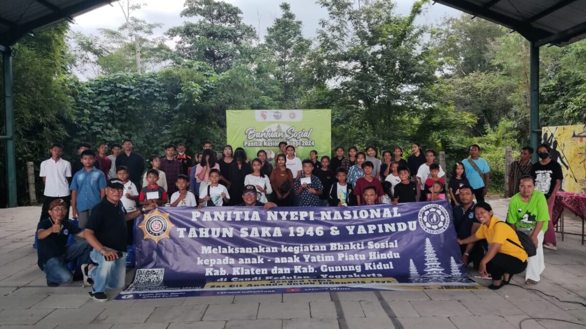 Panitia Nyepi Nasional Tahun Saka 1946/2024 bersama Yapindu gelar Bakti Sosial di Desa Kedulan Yogyakarta. (Idewa Adiyadnya / Redaksi Suara Utama)