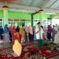 Penyerahan Santunan Ramadhan 2024 oleh Pengurus Ranting Muslimat NU Kampung Bumi Dipasena Jaya, Rawajitu Timur di Masjid Bahrul Ulum (31/3) Foto: Nafian Faiz (SUARAUTAMA.ID)