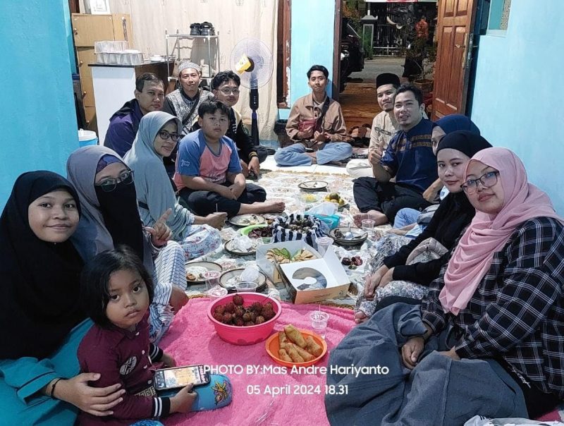 Buka Puasa Bersama Persatuan Kelana Alam Indonesia & Lembaga AR Learning Center di Kepanjen Kabupaten Malang. FOTO : Mas Andre Hariyanto (SUARA UTAMA)