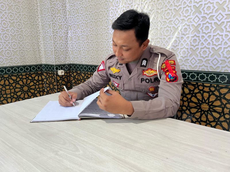 FOTO : Brigadir Polisi Rizky Dwi Ardhi Bintoro Anggota Satuan Lalu Lintas Polresta Sidoarjo Polda Jawa Timur ikuti Pelatihan Certified Human Resources Analyst CHRA AR Learning Center (Andre Hariyanto/Suara Utama)