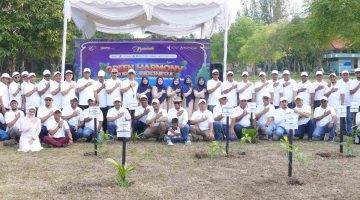 Ikut Meriahkan HUT PT Pupuk Indonesia ke-12, PIM Tanam 750 Batang Pohon Produktif dan Langka