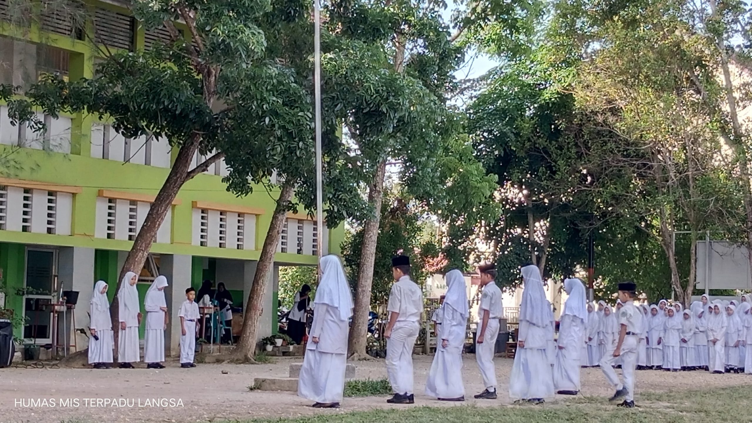 WhatsApp Image 2024 04 22 at 10.22.04 scaled Dalam Amanat Upacara Bapak Maddani, ingatkan pentingnya disiplin dan jalankan Program KEMENAG RI Suara Utama ID Mengabarkan Kebenaran | Website Resmi Suara Utama