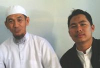 FOTO : Dokumentasi Mas Andre Hariyanto/Rahmatullah Rahman Semasa di Pondok Pesantren Hidayatullah Pusat Balikpapan Kalimantan Timur bersama Ust Zein kala itu sebagai Ketua Yayasan/Kepala Kampus (SUARA UTAMA ID)
