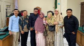 dr. Zulhendra Das'at, Istri, Keluarga dan Tim Kuasa Hukum