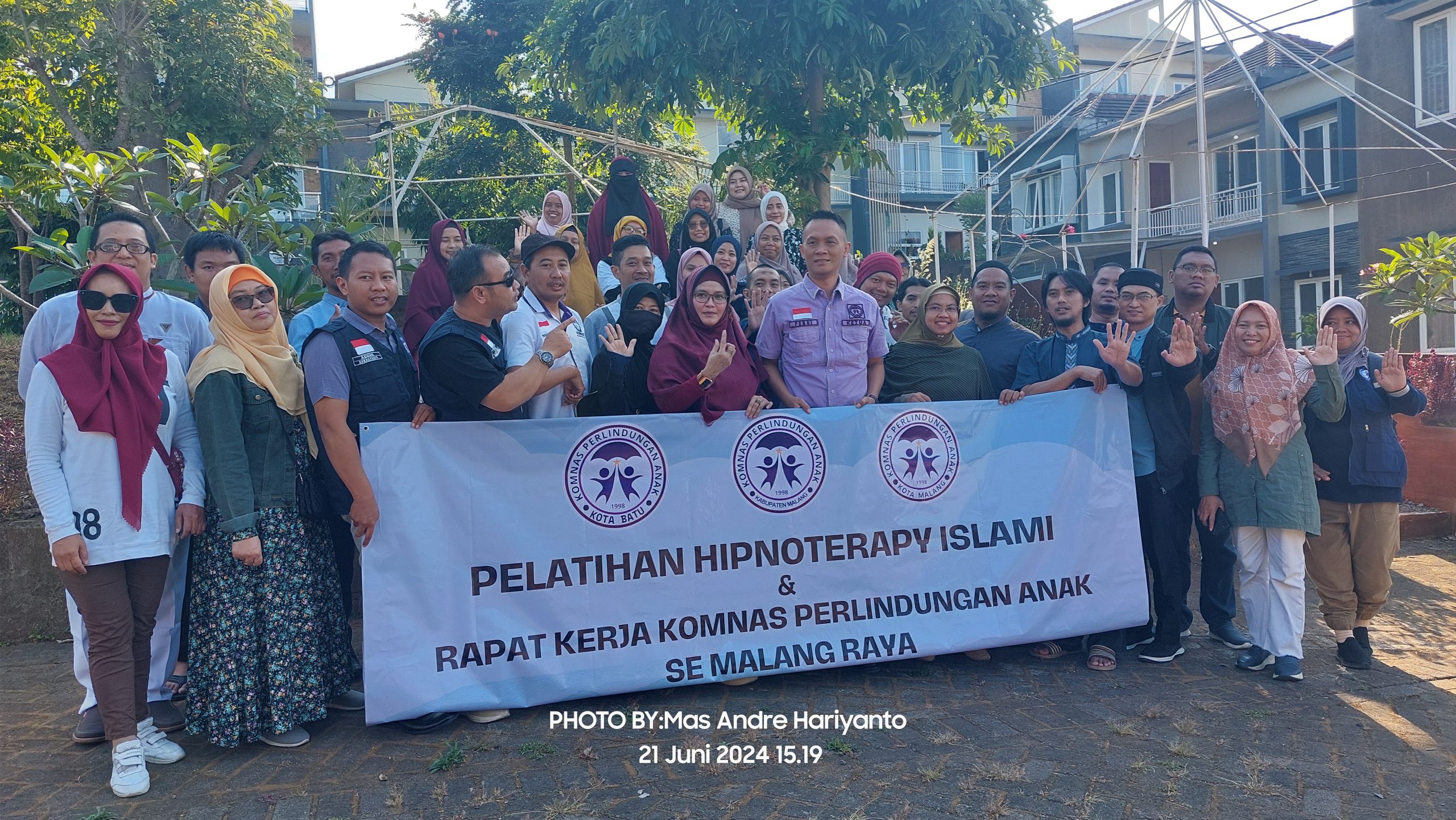 FOTO : Komisi Nasional Hak Asasi Manusia Perlindungan Anak Se - Malang Raya Gelar Pelatihan Hipnoterapy Islami dan Raker Komnas. (Andre Hariyanto/Suara Utama ID)