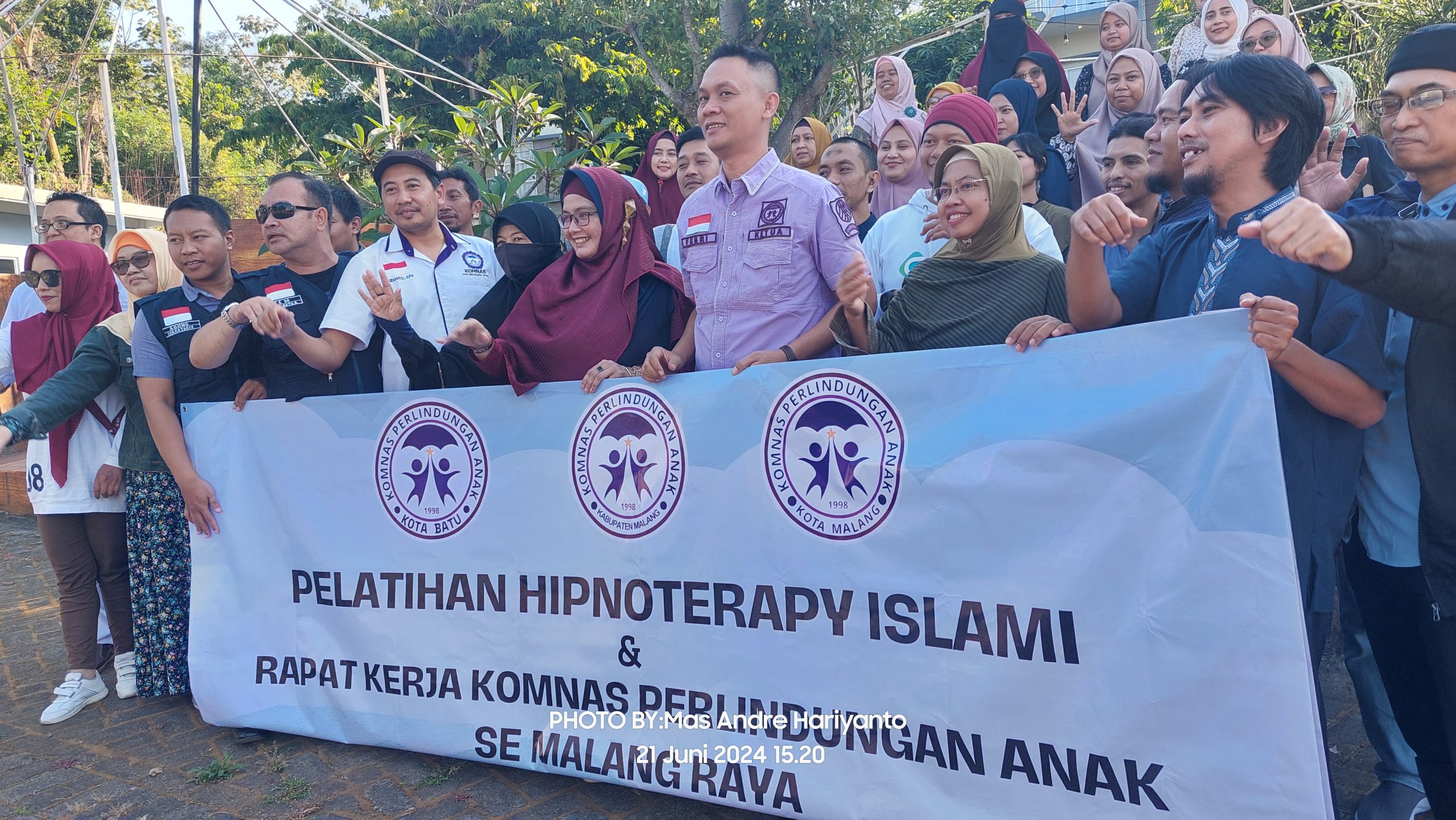 FOTO : Komisi Nasional Hak Asasi Manusia Perlindungan Anak Se - Malang Raya Gelar Pelatihan Hipnoterapy Islami dan Raker Komnas. (Andre Hariyanto/Suara Utama ID)