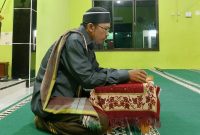 FOTO : Kajian Kitab Ta'lim Mutaalim Ustadz Dasim di Masjid Al - Iman Karawang Jawa Barat (Suara Utama ID)