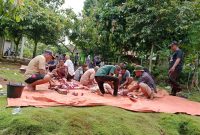 Panitia Qurban Masjid Taqwa Banjar Agung Udik Tanggamus Bagikan 210 Paket Daging Qurban (17/6) Suarautama.id)