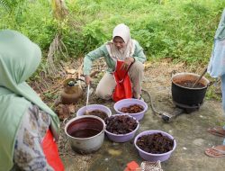 IMG 20240627 WA0028 Kelompok ke Ahliam Literasi Budaya Visual FSRB ITB Membina Perajin Anyaman Pandan, Desa Sungai Bakau Ketapang Dalam Memperkuat Identitas Budaya Melalui Peningkatan Kretivitas Suara Utama ID Mengabarkan Kebenaran | Website Resmi Suara Utama