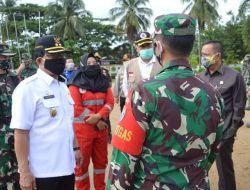 Foto Danru manggala Agni bersama mitra kerja