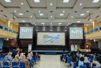 Sekitar 200 mahasiswa secara luring mengikuti acara Ngobrol Santai Via Zoom seputar Bisnis yang Sedang Trend dan Viral bagi Gen Z. Kegiatan dipusatkan di Aula Aidil Fitrisyah lantai 5 Gedung Busiess dan Science Center UPGRI Palembang pada Sabtu 8 Juni 2024 lalu. Sedangkan 50 lebih mahasiswa mengikuti secara daring melalui Room Zoom Meeting yang dimoderatori oleh  bapak Zahruddn Hodsay.