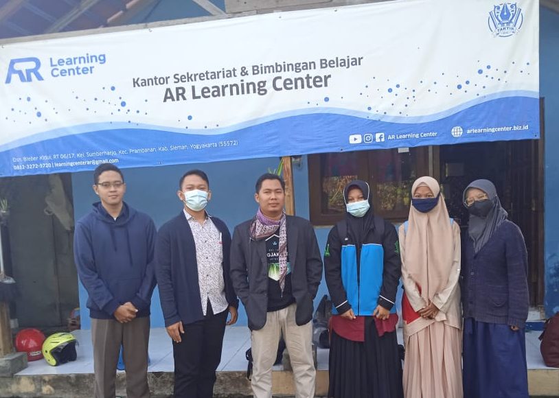 FOTO : Kantor Sekretariat Lembaga AR Learning Center dan Redaksi Suara Utama yang Pertama Kali Hadir di Kecamatan Prambanan Kabupaten Sleman Provinsi D.I. Yogyakarta (Andre Hariyanto/Suara Utama ID)