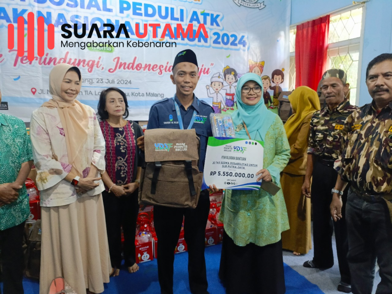 FOTO : YDSF Bantu Tas Sekolah untuk Anak Disabilitas di SLB Putra Jaya dalam Hari Anak Nasional 2024 (SUARA UTAMA)