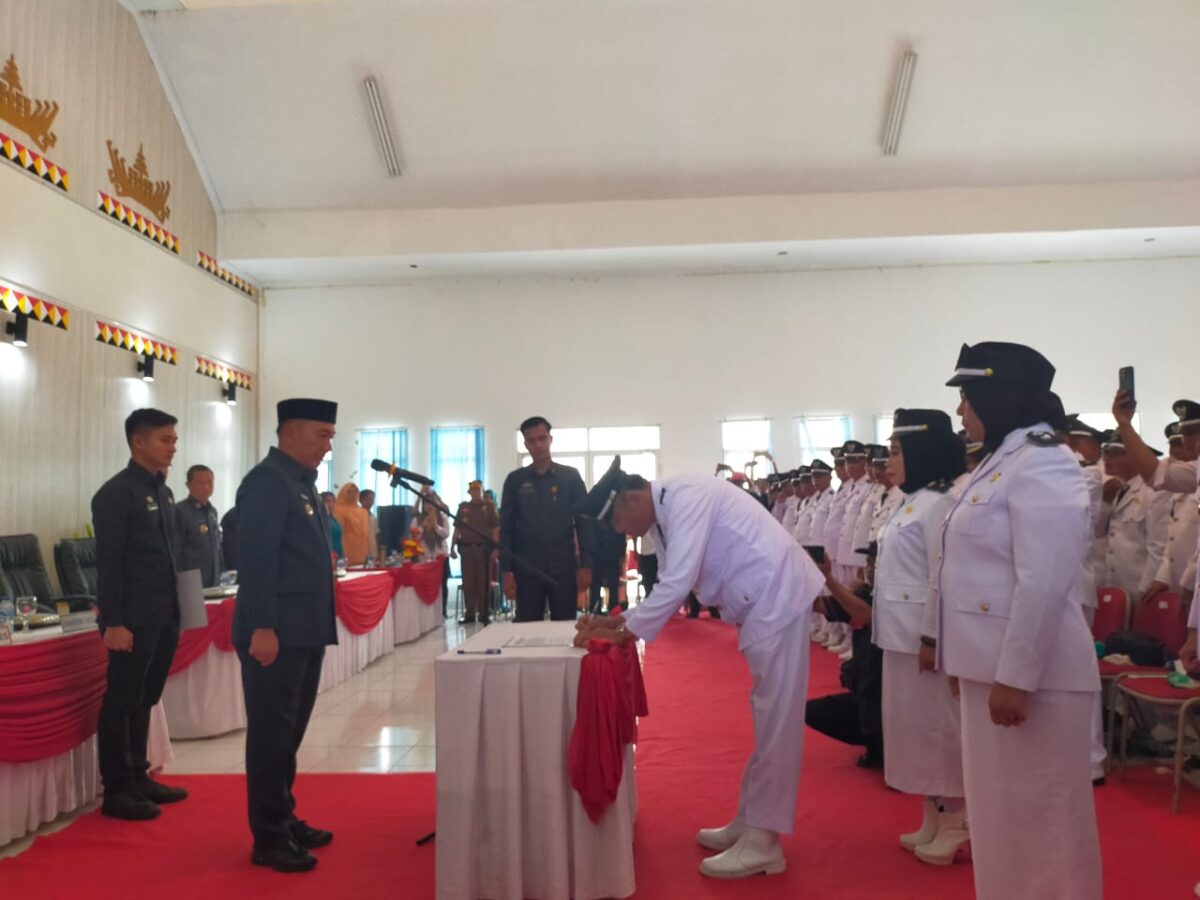 Pj. Bupati Tanggamus Lampung Kukuhkan 293 Kepala Pekon dengan Masa Jabatan 8 Tahun (4/7/2024) Suarautama.id