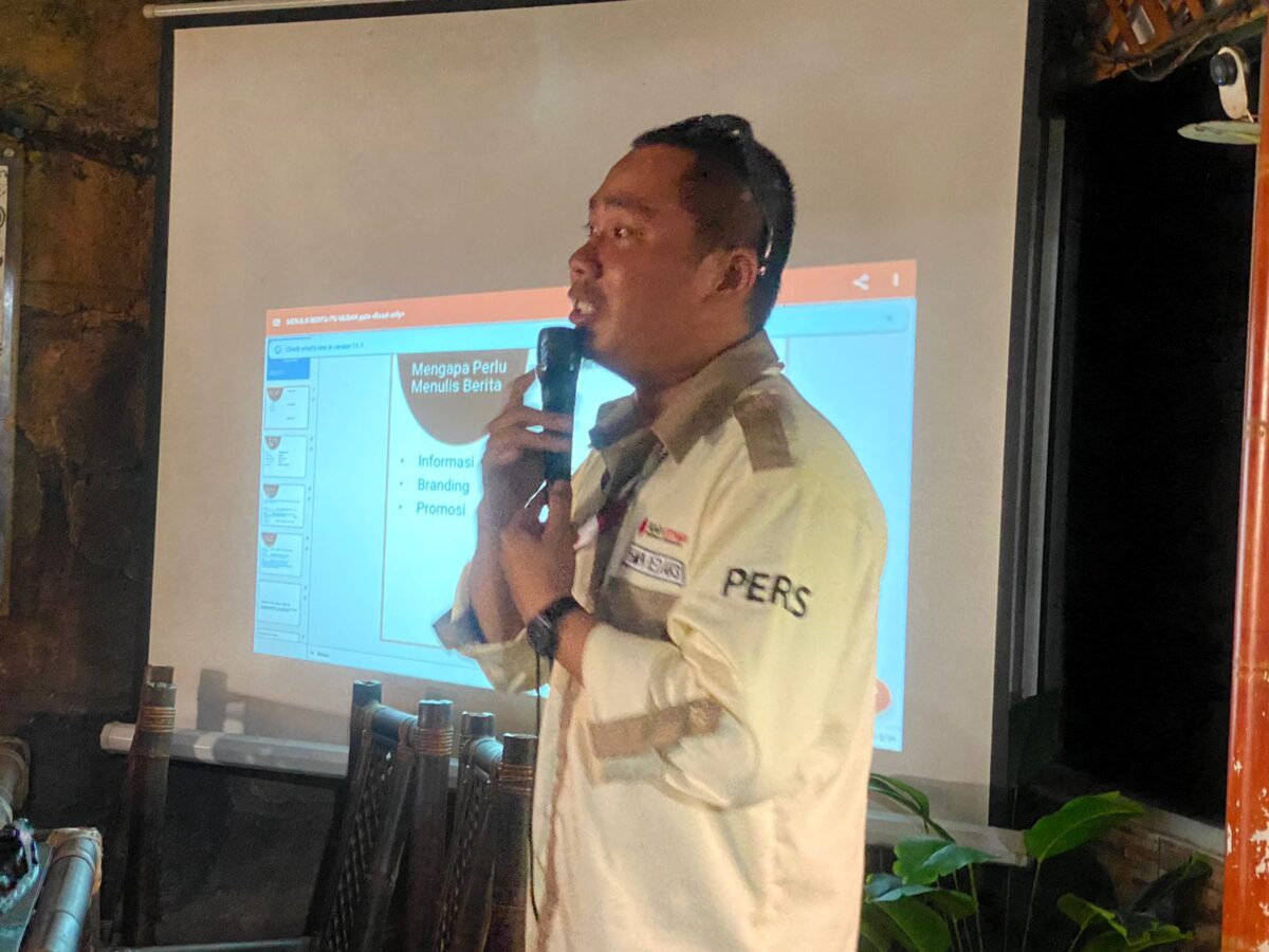 FOTO : Suara Utama, Ini Kabar dan AR Learning Center Sukses Gelar Pelatihan Jurnalistik di Resto Omah Pincuk Jakarta (Aisyah Putri/SUARA UTAMA)