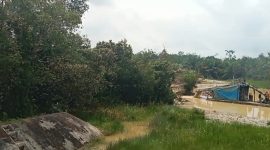 Foto: Aktivis PETI di DAM SESAH Merangin