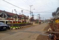 Foto: Kawasan Citra Niaga dalam proses pembangunan parit dan taman pada Kamis, 11 Juli 2024 (Suarautama.id)