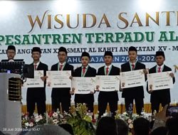 WhatsApp Image 2024 07 01 at 02.45.57 Wisuda Santri Pesantren Terpadu Al Kahfi Bogor Bernuansa Palestina, Alumni Bertabur Bintang dan Prestasi Suara Utama ID Mengabarkan Kebenaran | Website Resmi Suara Utama