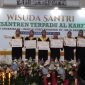 Photo Bersama Wisuda Santri Berprestasi akademik dan hafidz Quran Persantren Terpadu Al Kahfi Bogor