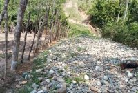 Foto : Jalan Usaha Tani yang di soal warga