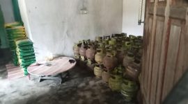 Foto: Tumpukan LPG 3 Kg di Kediaman Mantan Kades Kandang MISNUN