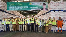 Kunjungan kerja Wakil Menteri Pertanian RI, Sudaryono B. ENG., M.M, MBA didampingi oleh Direktur Keuangan Pupuk Indonesia, Wono Budi Tjahyono, Dirut PIM Budi Santoso Syarif, Anggota Komisi IV DPR RI, Ir. H. TA. Khalid, MM, meninjau stock pupuk di gudang utama PT Pupuk Iskandar Muda, Krueng Geukuh, Aceh Utara, Senin, 12/8/2024 siang.