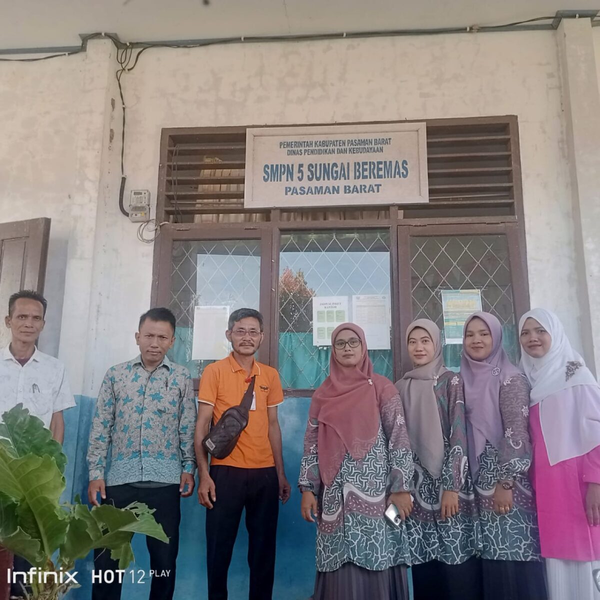 FOTO : Jalan Vital Pedesaan Jorong Pigogah Patibubur Pasaman Barat Membutuhkan Perhatian Serius (Eliyus Giawa/SUARA UTAMA)