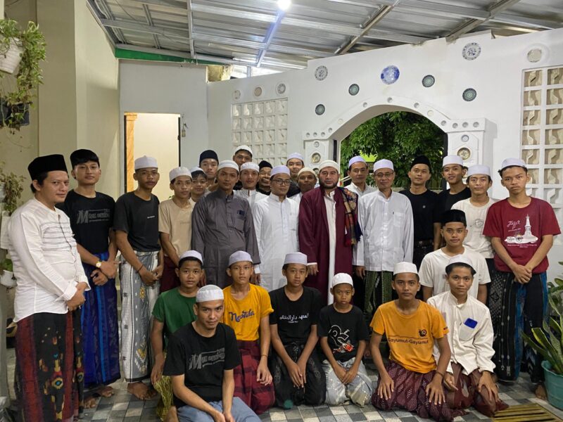 Perayaan Maulid Nabi di Ponpes Anwarul Kitab Wassunah Berlangsung Meriah