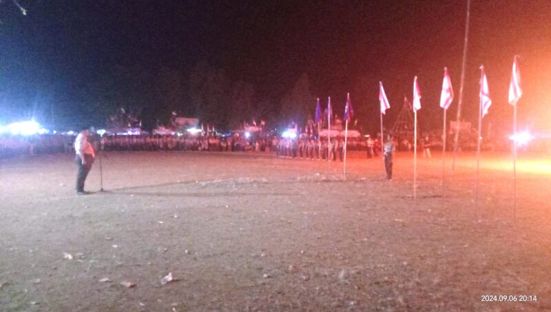 Foto kegiatan pelaksanaan upacara di perkemahan pramuka kwartir Ranting Kecamatan Bukit Kemuning.2024