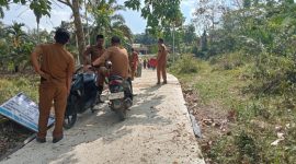 Foto: Sejumlah pejabat Kelurahan Mampun dan Kecamatan Tabir saat Monev 