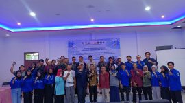 Mahasiswa UMMI saat uji coba budidaya Ikan Koi