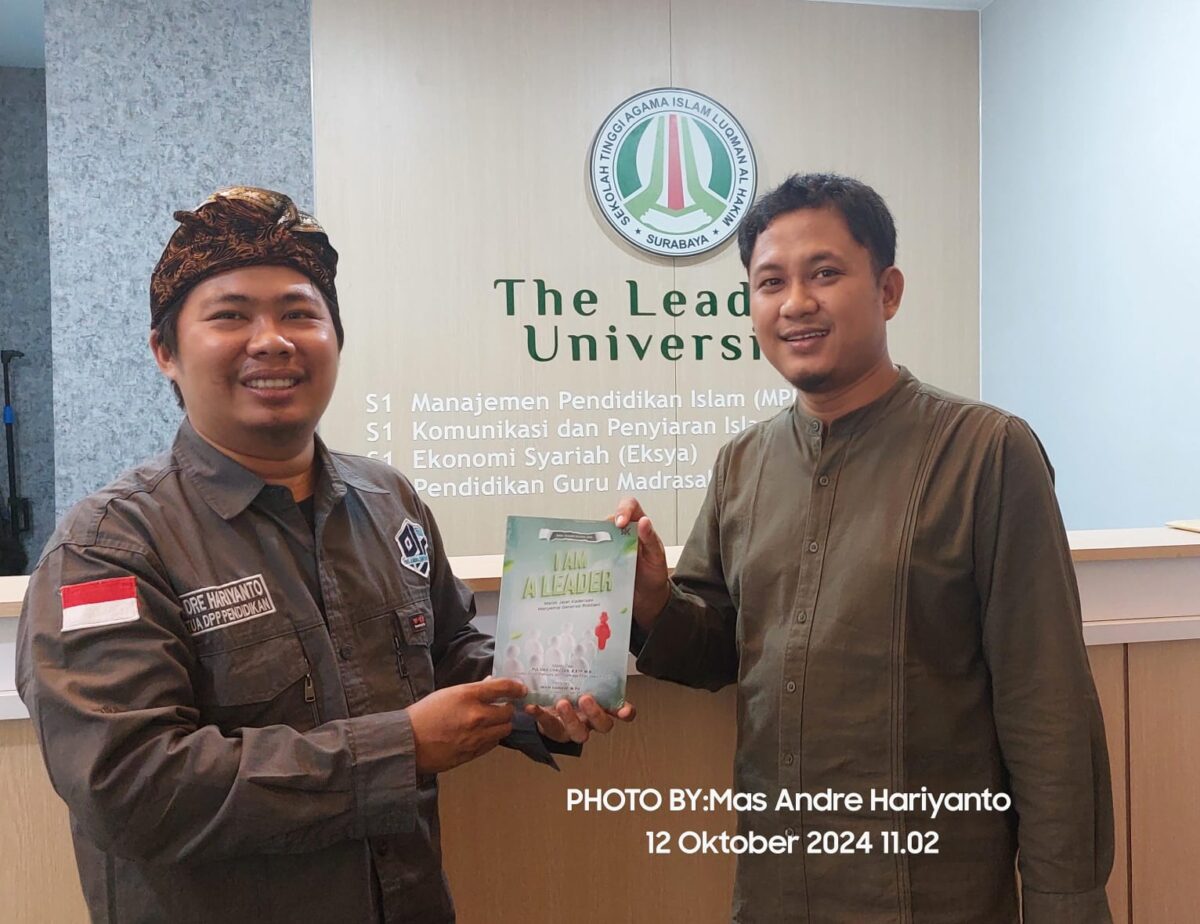 FOTO : Andre Hariyanto Dorong Mahasiswa STAIL Surabaya Kembangkan Bakat di Dunia Kepenulisan & Jurnalistik (SUARA UTAMA)