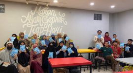 FOTO : Mahasiswa STAIL Tasyakuran Peluncuran Buku Baru (Andre Hariyanto/SUARA UTAMA)