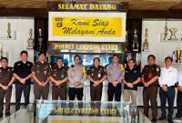 Foto Bersama dalam Rangka kunjungan kerja kepala kejsksaan Negri (kejari)Kepolres Lampung Utara (9/10/2024)