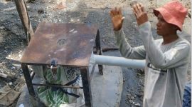 Foto: Sumur Bor dan Ketua Kelompok Tani Juret